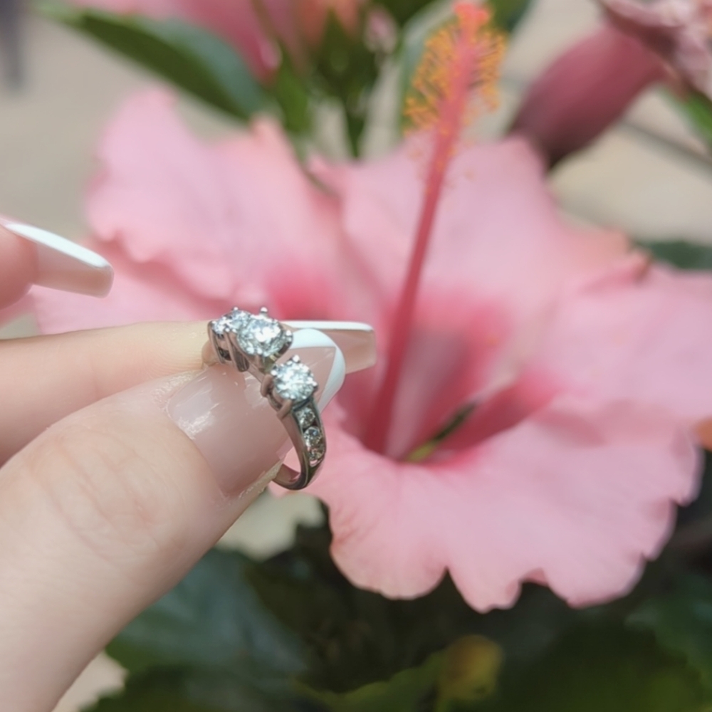 Offers??? Genuine  1.5ct real diamond ring. Kays - Picture 6 of 12